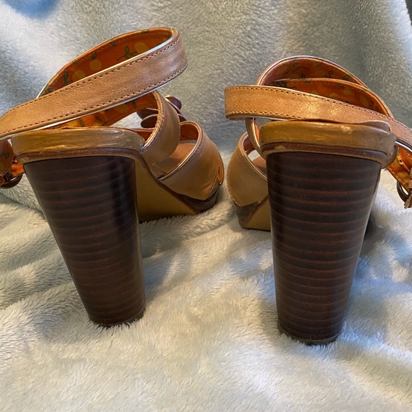 Fossil Leather Wooden Heel Platform Sandals - Picture 7 of 14